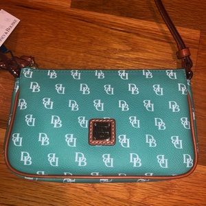 Dooney & Bourke cross body bag